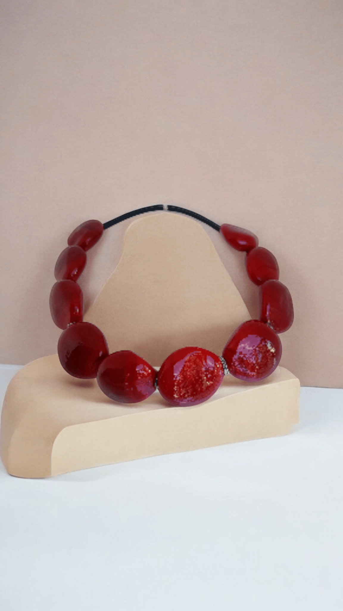 Lucrezia Collana con Perle in Vetro Soffiato di Murano Rosso | Gioiello Artigianale Elegante - MantoanMurano