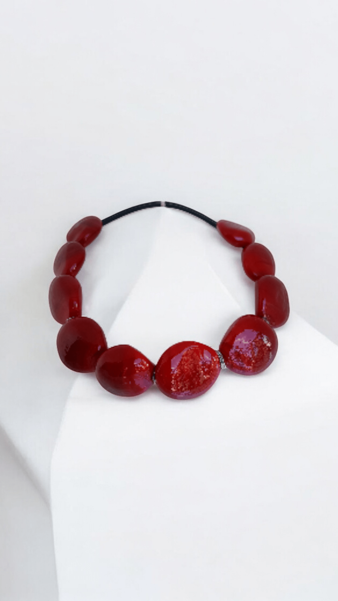 Lucrezia Collana con Perle in Vetro Soffiato di Murano Rosso | Gioiello Artigianale Elegante - MantoanMurano